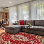 Apartment 2br And Cosy Trimonsium 5min From Pedestrian Street *