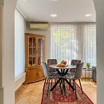 Apartment 2br And Cosy Trimonsium 5min From Pedestrian Street