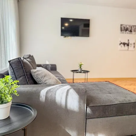 Διαμέρισμα Two-bedroom And Cosy *