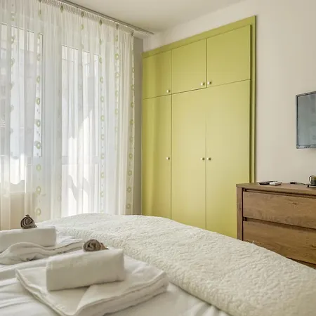 Διαμέρισμα Two-bedroom And Cosy *