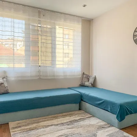 Two-bedroom And Cosy * Φιλιππούπολη