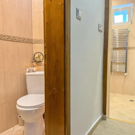 Two-bedroom And Cosy Φιλιππούπολη